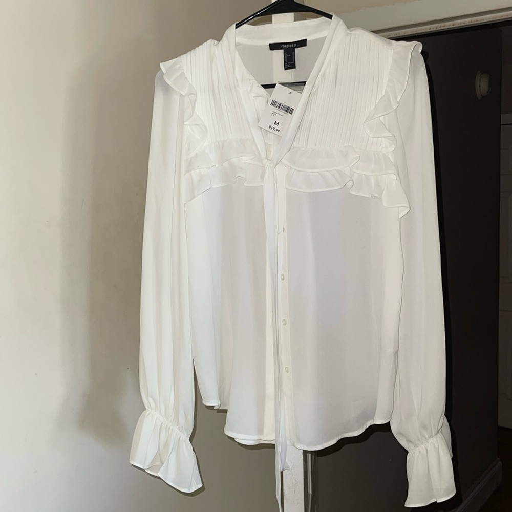 NWT!! Priced to sell!! Dress up or down!! 🔥
